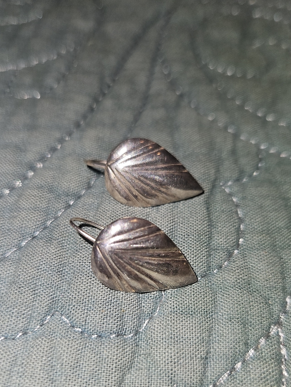 Vintage Leaf Drop Earrings - Silver Tone